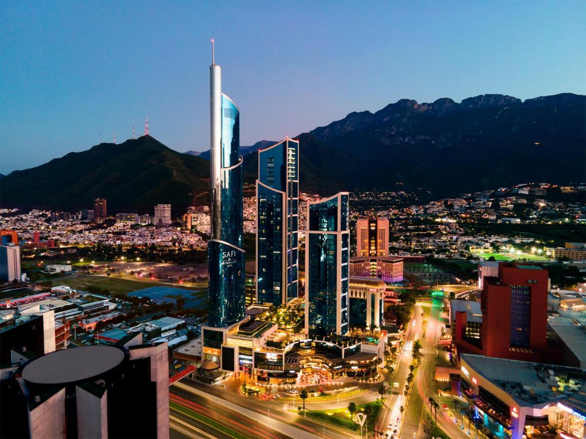 Safi Royal Luxury Metropolitan San Pedro Garza Garcia Exterior foto Torre Futura, the tallest building in Guadalajara.