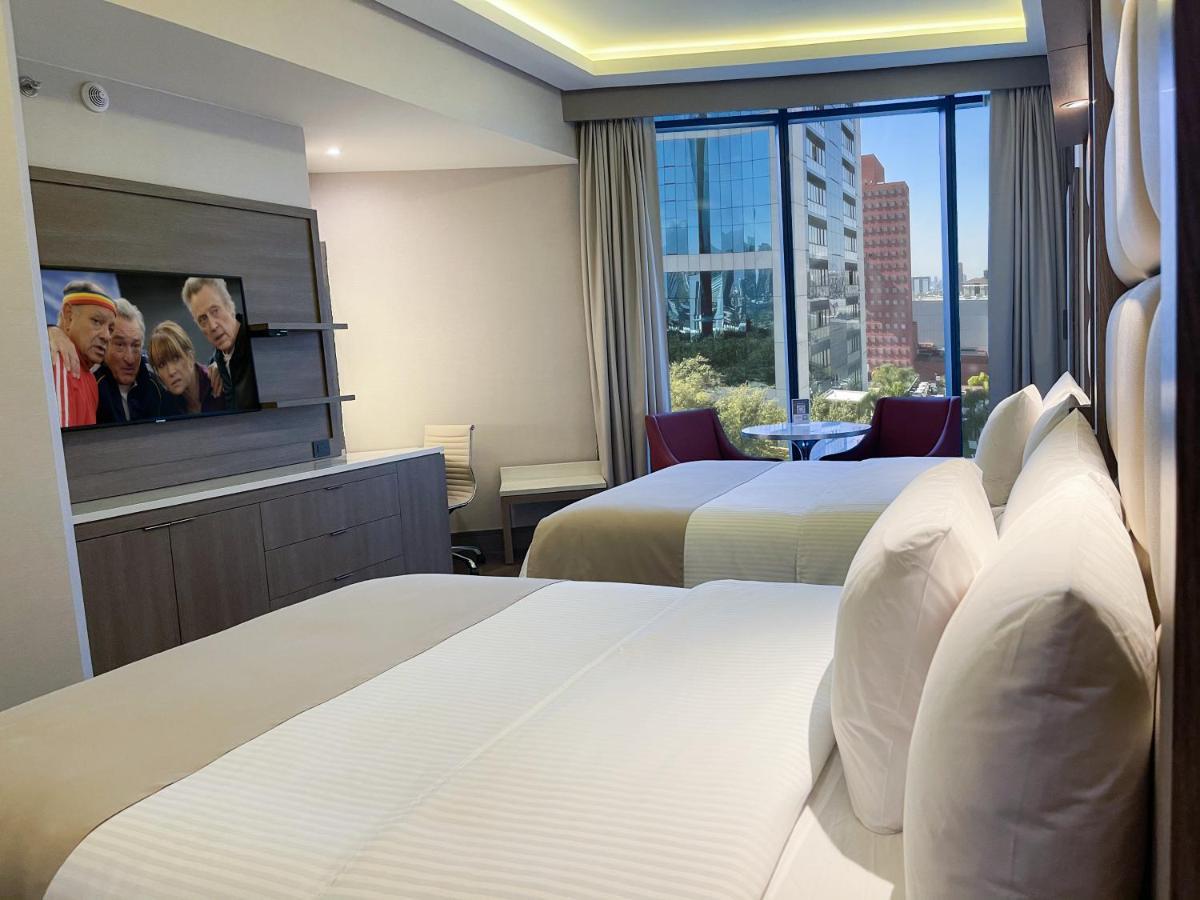 Safi Royal Luxury Metropolitan San Pedro Garza Garcia Exterior foto A room at the hotel