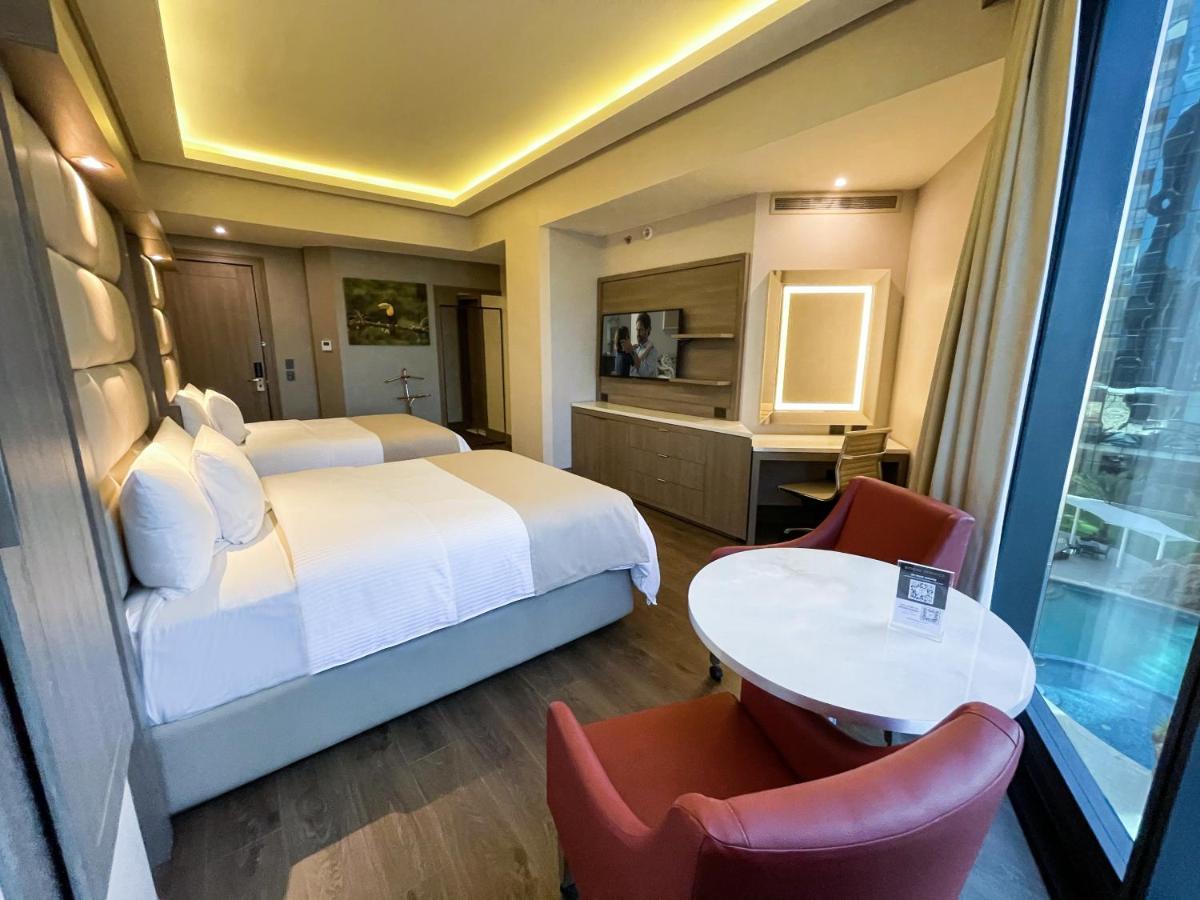 Safi Royal Luxury Metropolitan San Pedro Garza Garcia Exterior foto A room at the hotel
